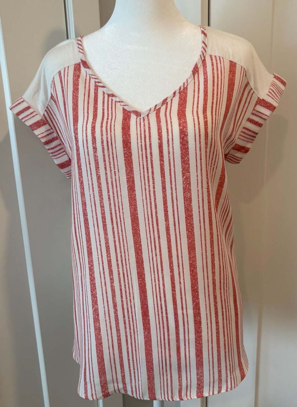 Fortune + Ivy Red Striped Mixed Media Short Sleeve Tie Back Top